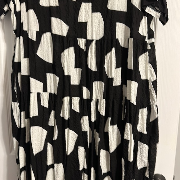 Tiered cotton gauze geometric shapes short sleeve 3x dress. Worn twice. - Picture 7 of 7